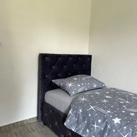 Hotel Vukovic *